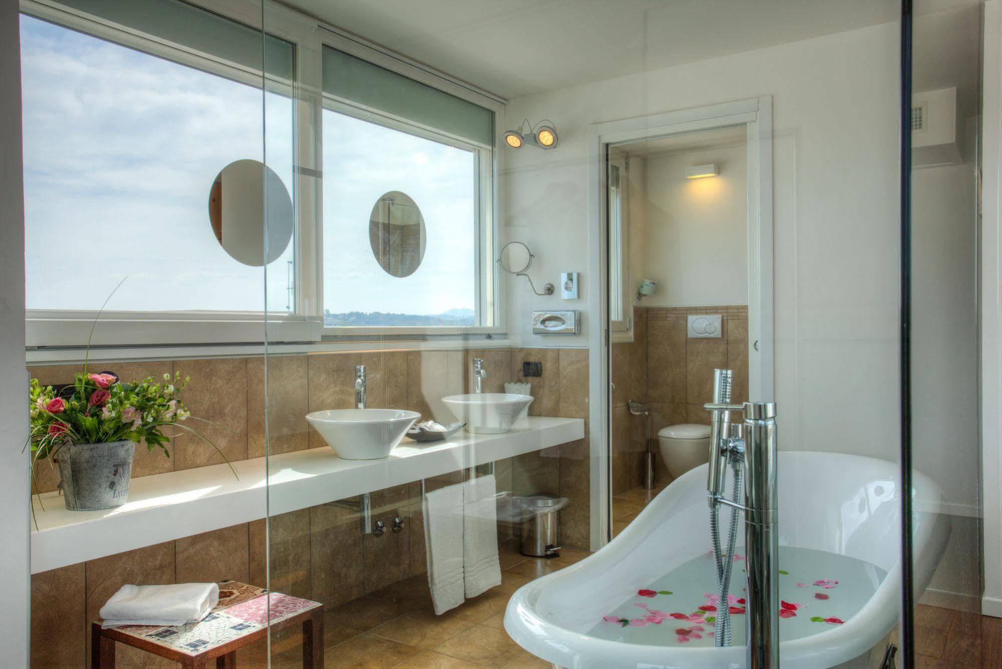 D-Place Hotel & Suite ริชโชเน ภายนอก รูปภาพ